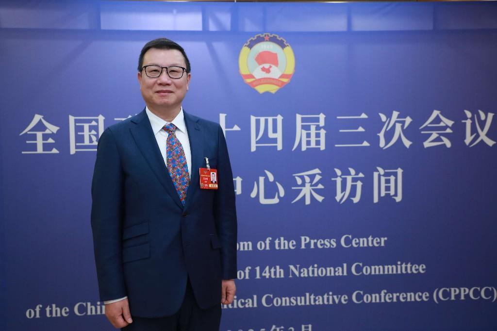 汪小帆委员：建议制定高校人工智能工具规范使用指南图片